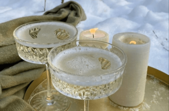 kieliszki z Martini Asti w śniegu